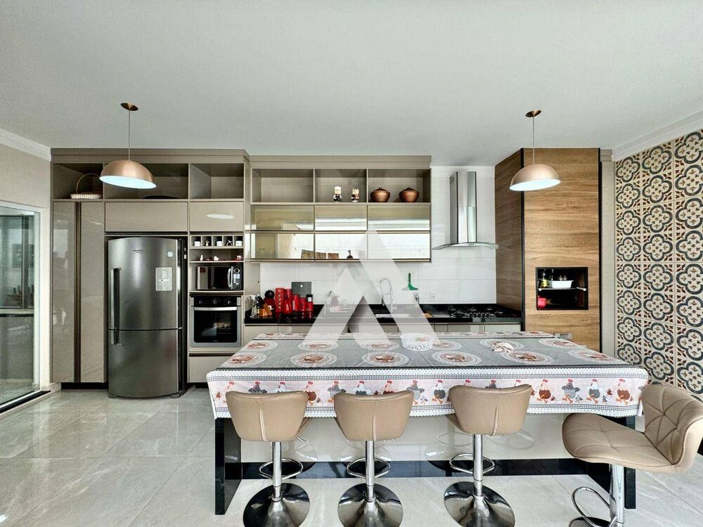 Casa à venda com 3 quartos, 264m² - Foto 6