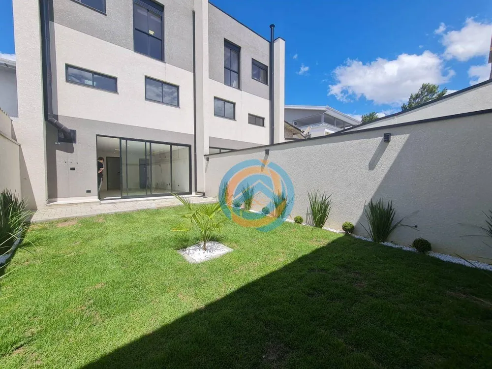 Sobrado, 3 quartos, 237 m² - Foto 1