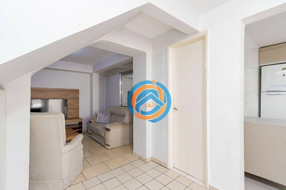 Sobrado à venda com 4 quartos, 198m² - Foto 1
