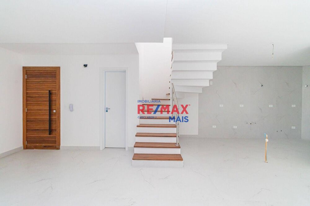 Sobrado à venda com 3 quartos, 121m² - Foto 2