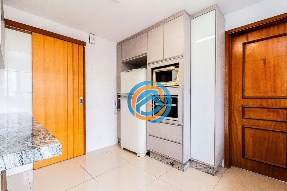 Apartamento à venda com 3 quartos, 147m² - Foto 18