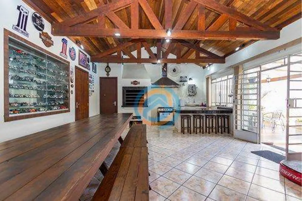 Casa, 4 quartos, 266 m² - Foto 4