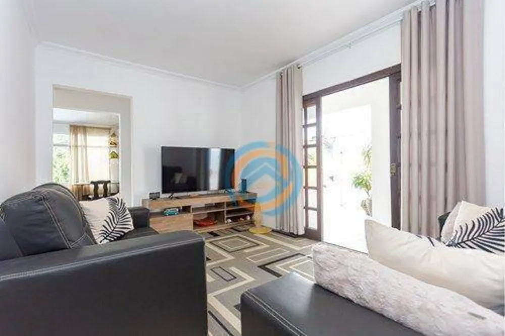 Casa, 4 quartos, 237 m² - Foto 1