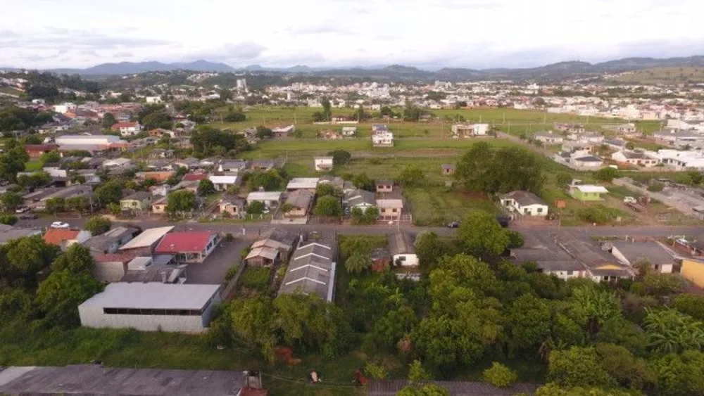 Terreno à venda com 1 quarto, 400m² - Foto 4