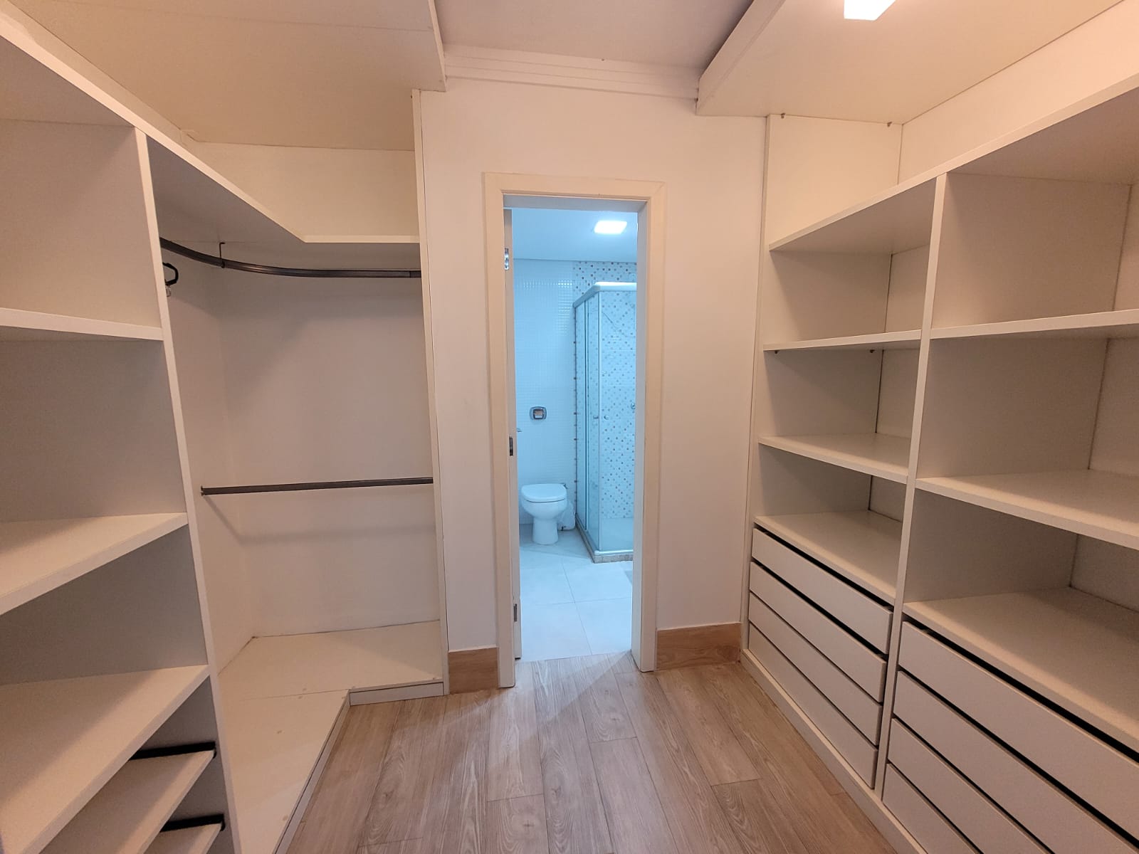 Apartamento à venda com 4 quartos, 140m² - Foto 5