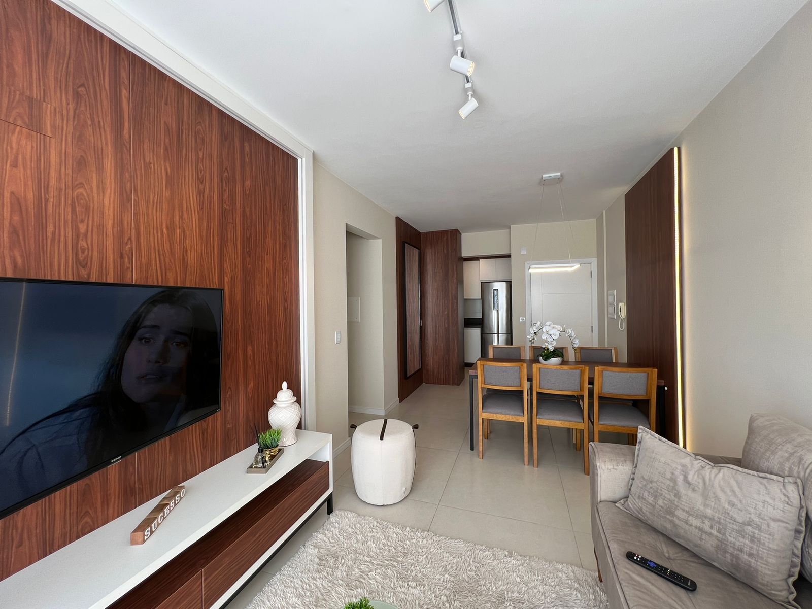 Apartamento à venda com 2 quartos, 70m² - Foto 7