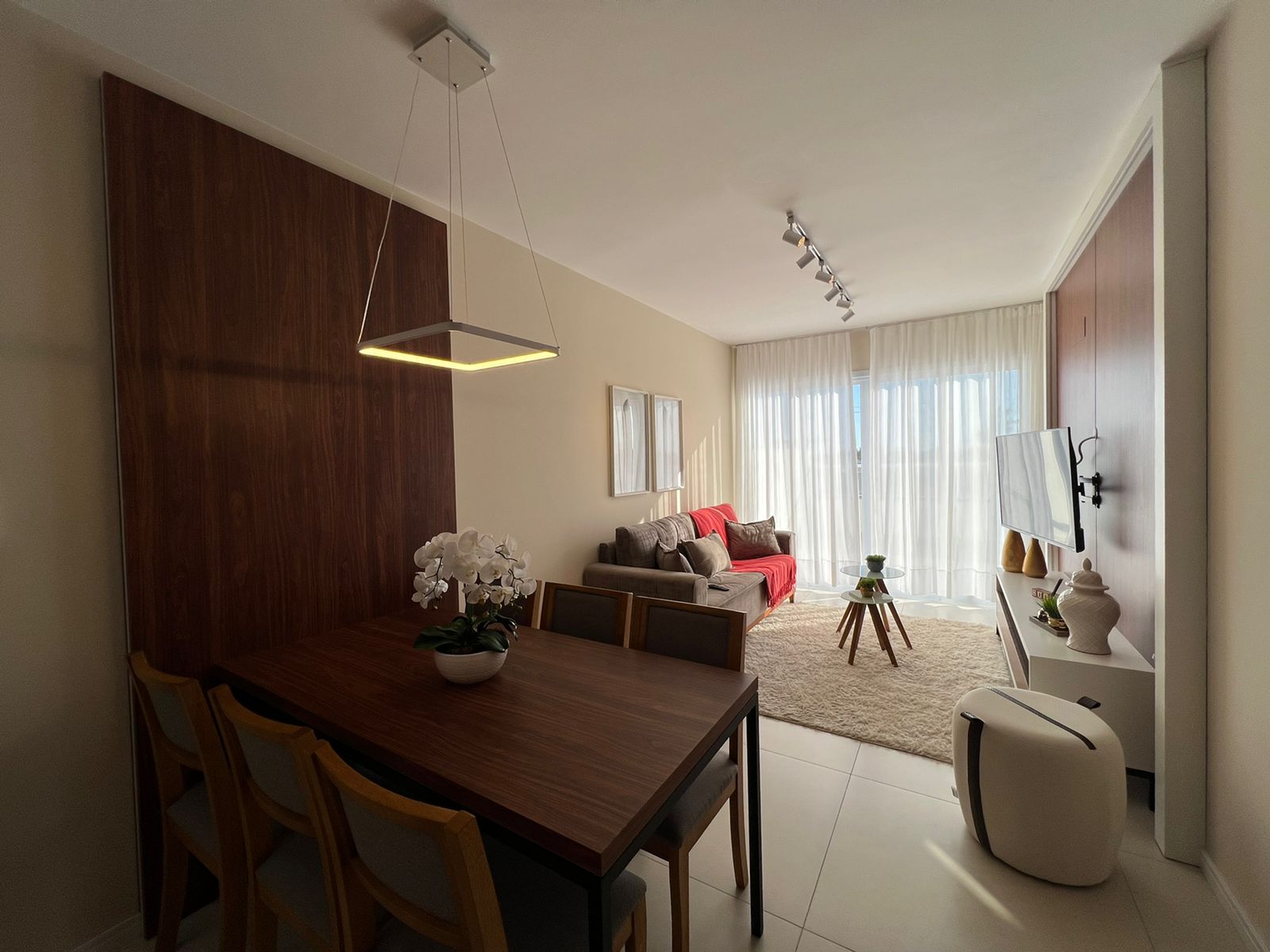 Apartamento à venda com 2 quartos, 70m² - Foto 1