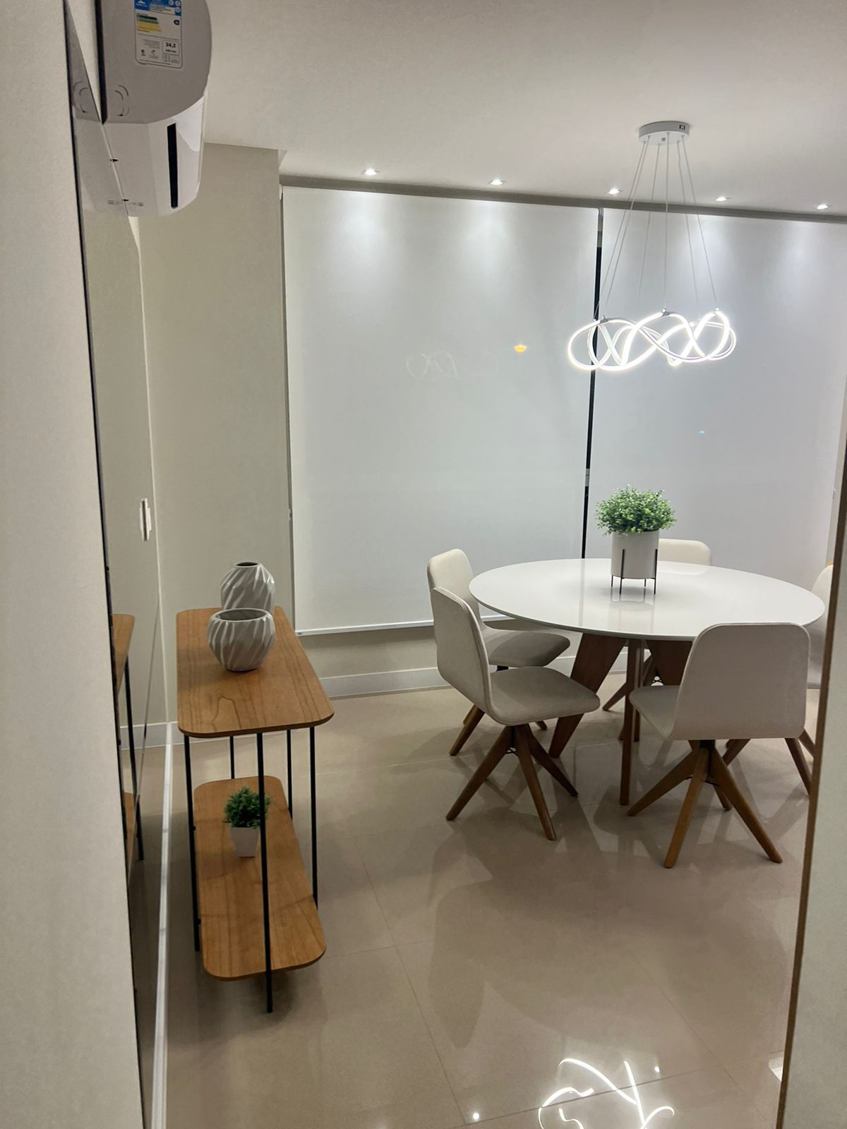 Apartamento à venda com 2 quartos, 77m² - Foto 4