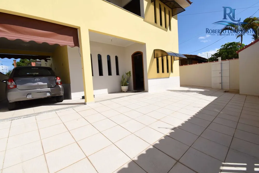 Casa, 4 quartos, 251 m² - Foto 1