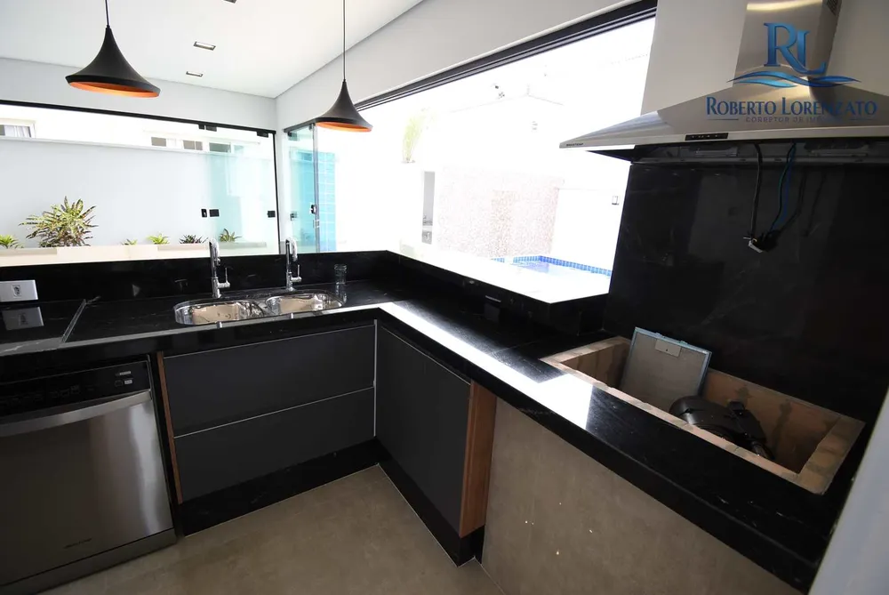 Casa, 4 quartos, 215 m² - Foto 1