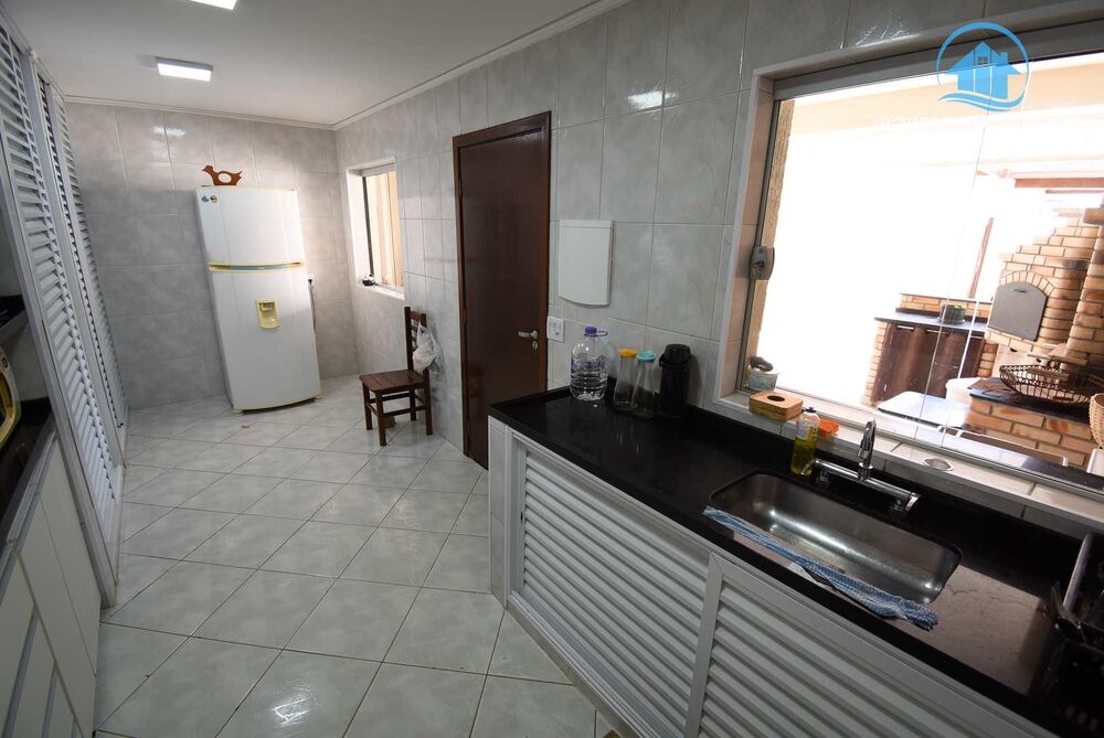 Casa, 4 quartos, 245 m² - Foto 2