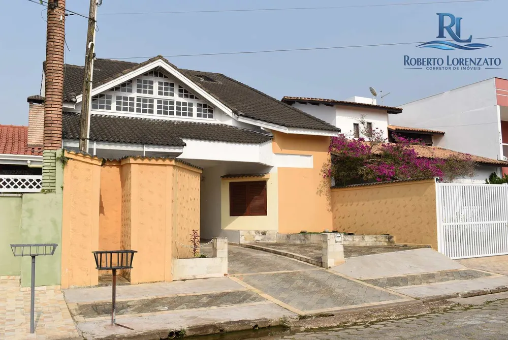 Casa, 4 quartos, 273 m² - Foto 1
