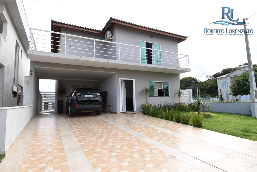 Casa, 4 quartos, 195 m² - Foto 1