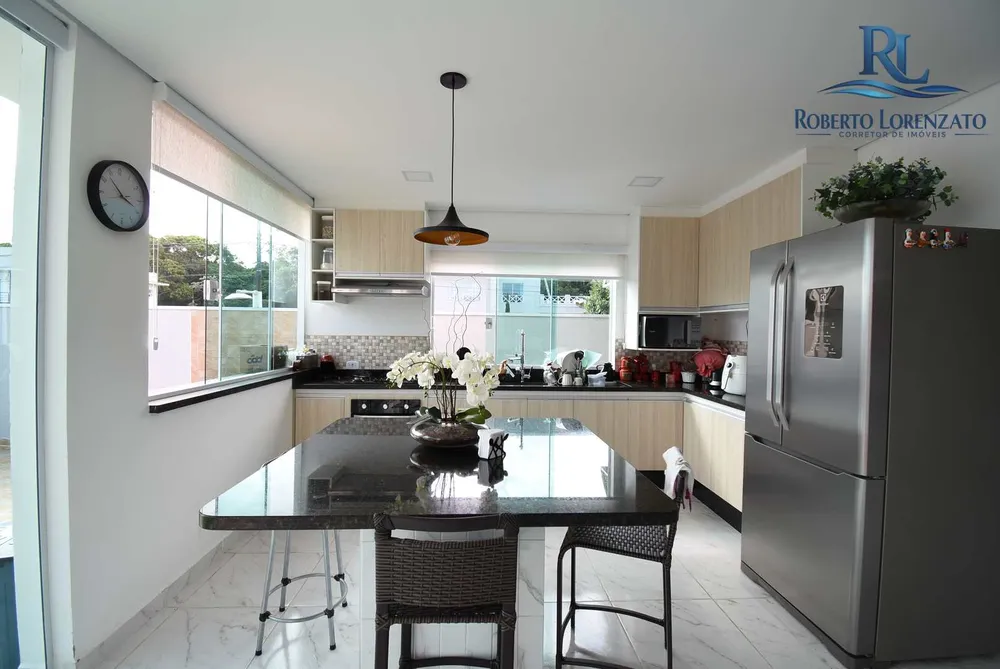 Casa, 4 quartos, 195 m² - Foto 2