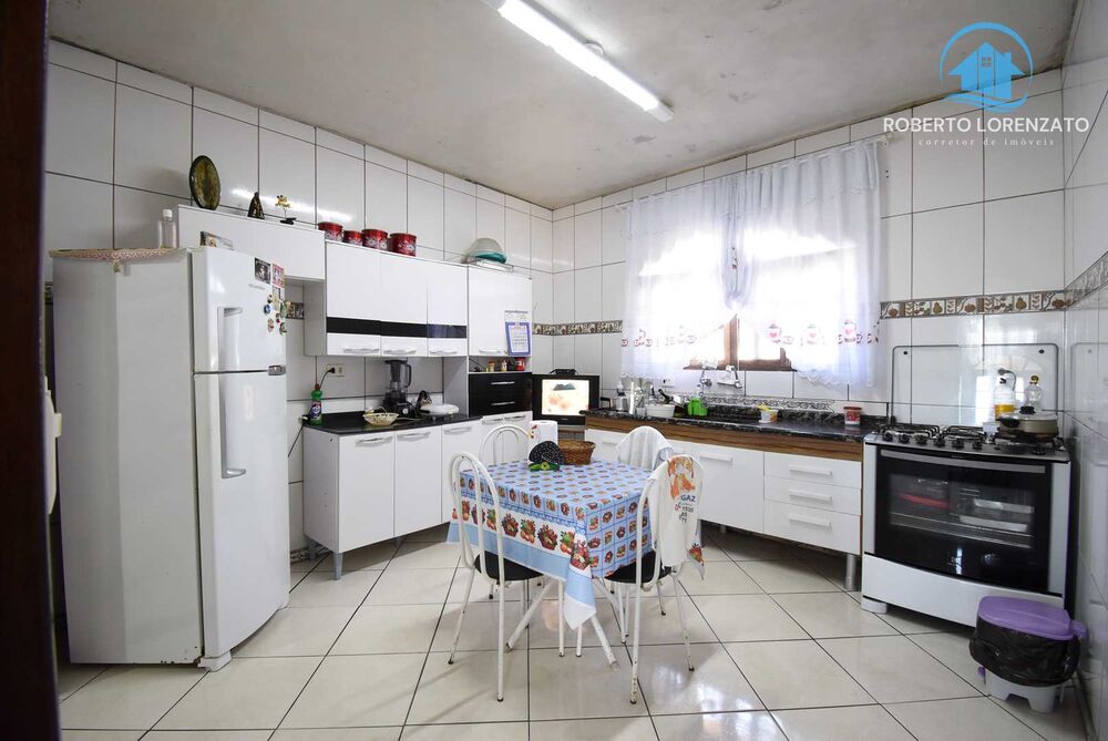 Casa, 4 quartos, 203 m² - Foto 1