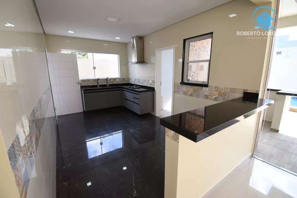 Casa à venda com 4 quartos, 225m² - Foto 7