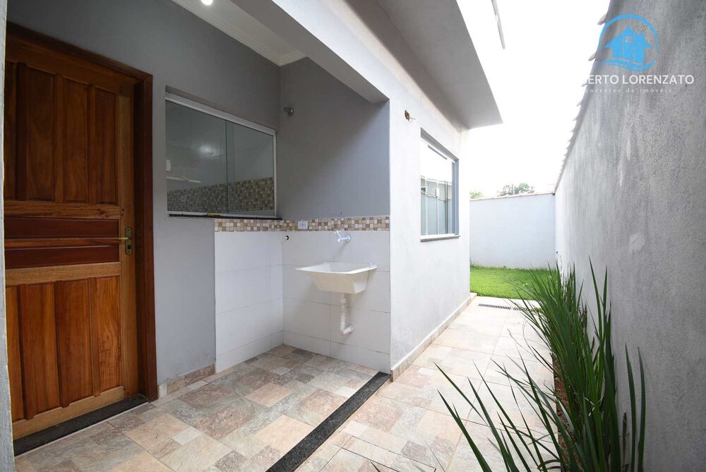 Casa à venda com 2 quartos, 69m² - Foto 2