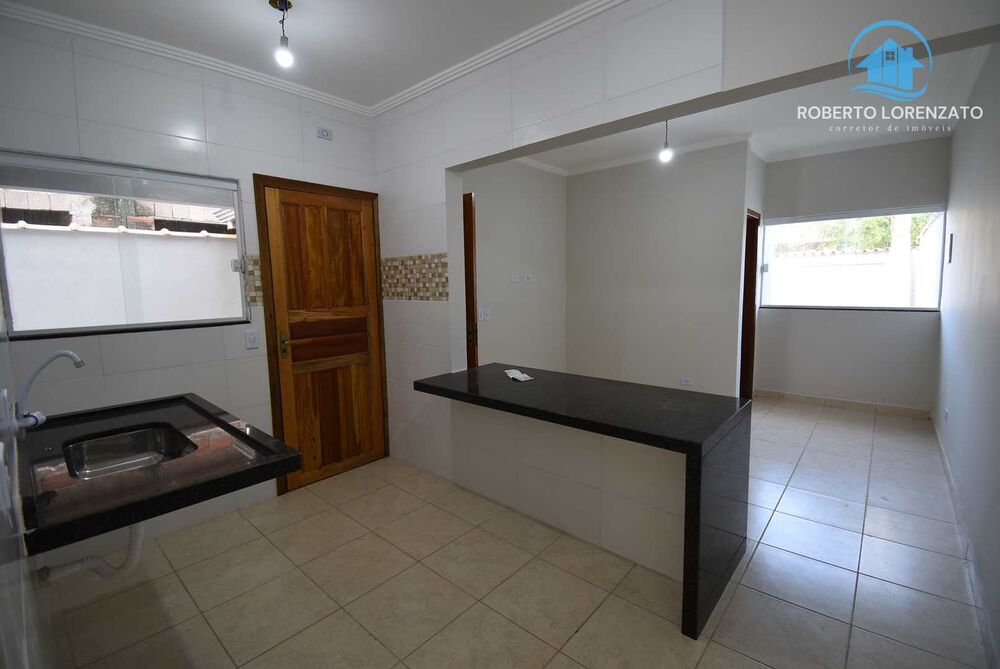 Casa à venda com 2 quartos, 69m² - Foto 4