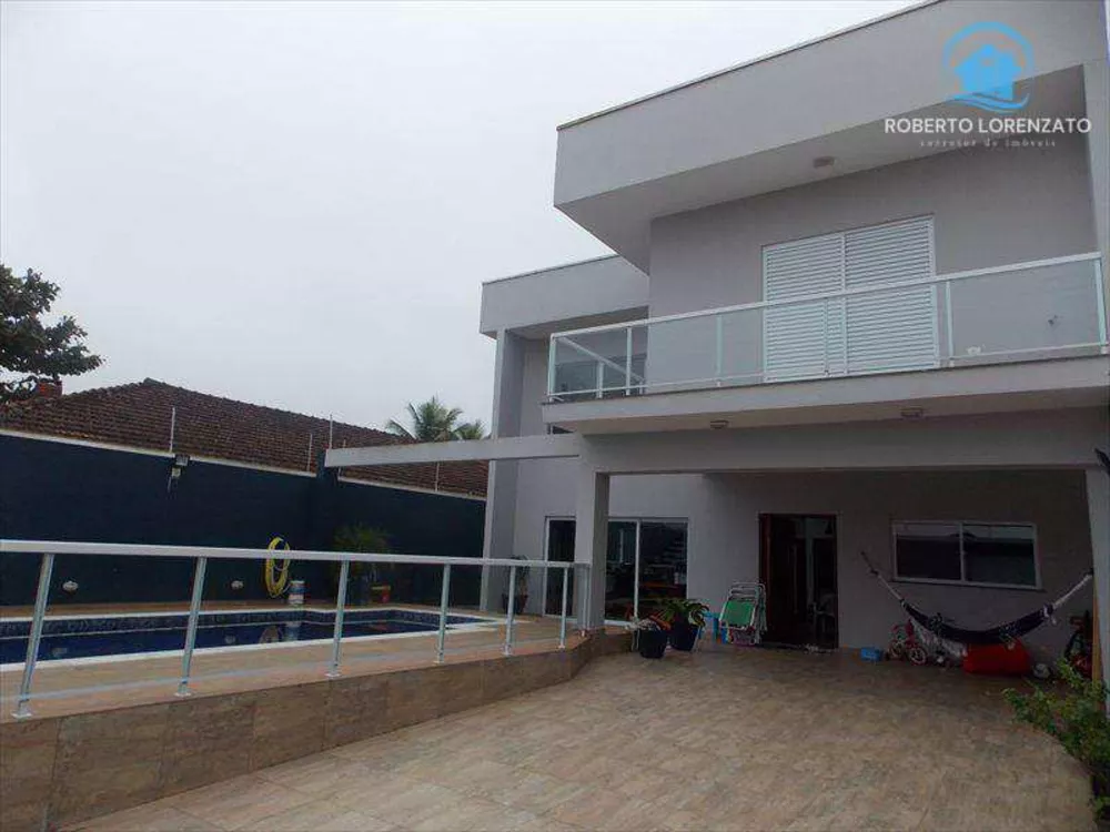 Casa à venda com 5 quartos, 251m² - Foto 3