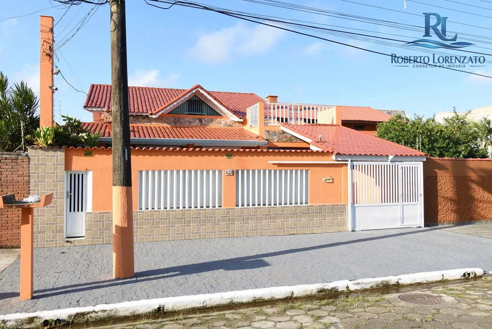 Casa, 6 quartos, 177 m² - Foto 1