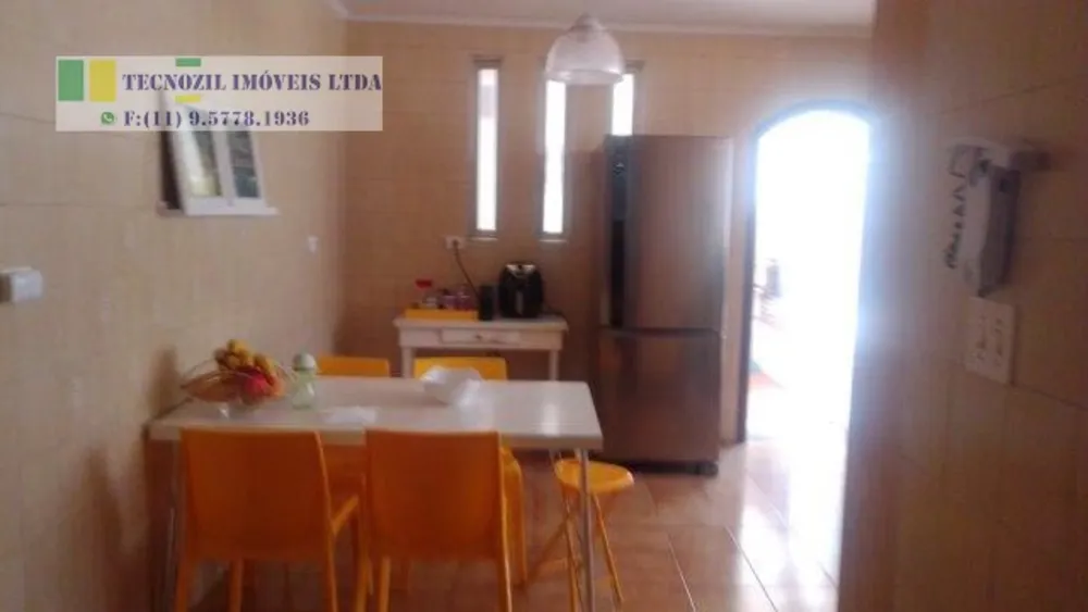 Sobrado, 3 quartos, 218 m² - Foto 1