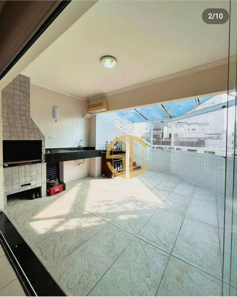 Cobertura, 3 quartos, 219 m² - Foto 2