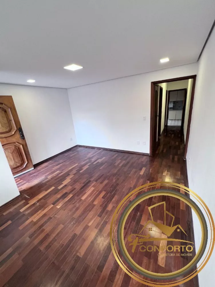 Casa à venda e aluguel com 3 quartos, 140m² - Foto 4