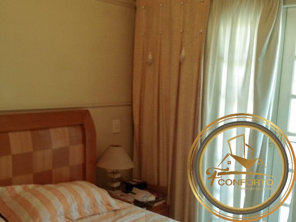 Casa, 3 quartos, 240 m² - Foto 1