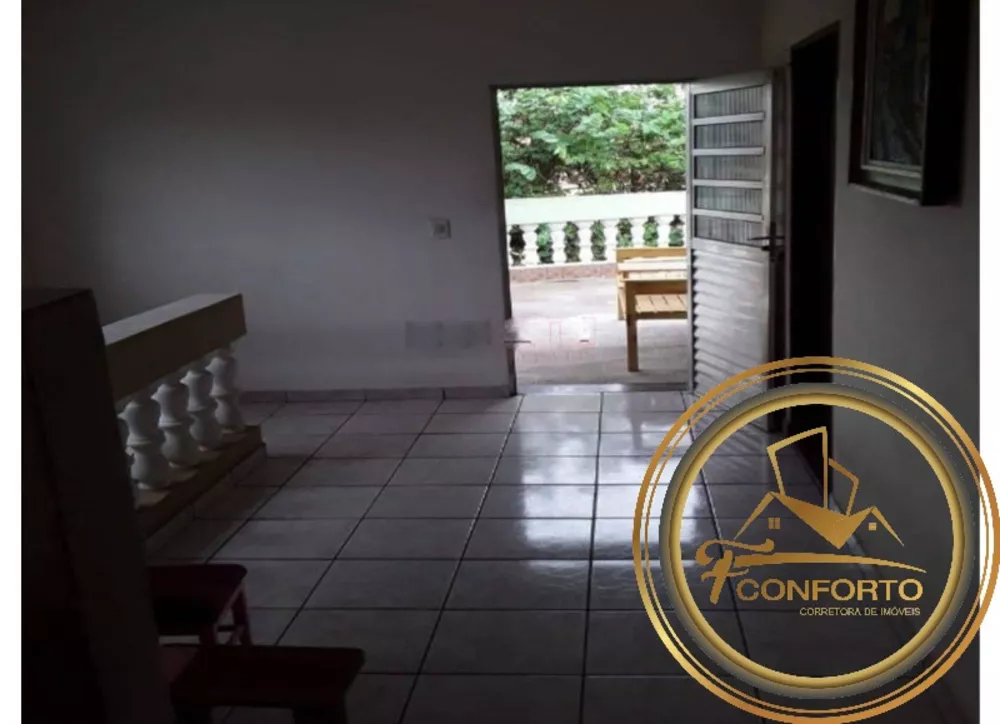 Casa à venda com 5 quartos, 200m² - Foto 4