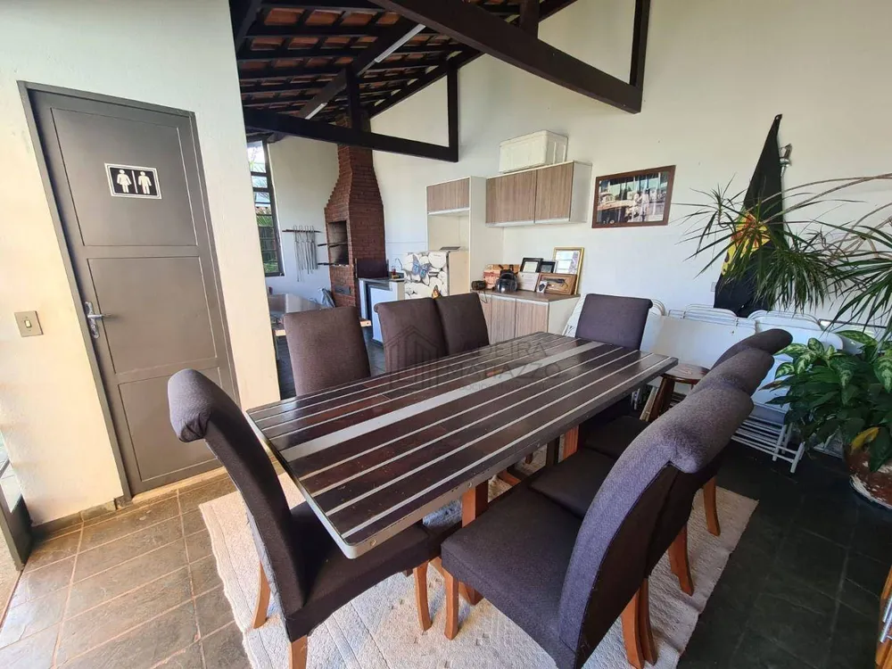 Casa, 3 quartos, 217 m² - Foto 1