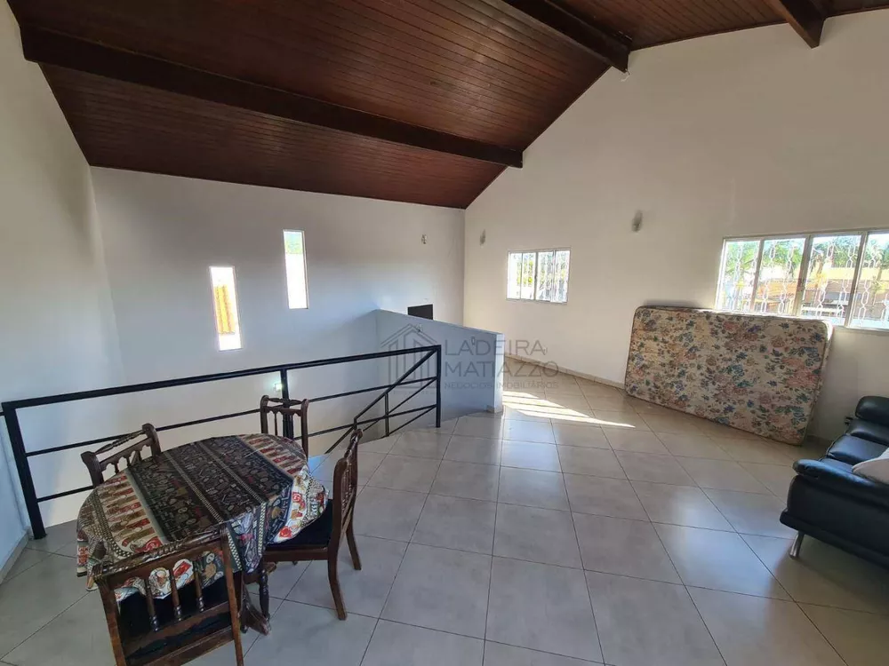 Chácara, 3 quartos, 2000 m² - Foto 1