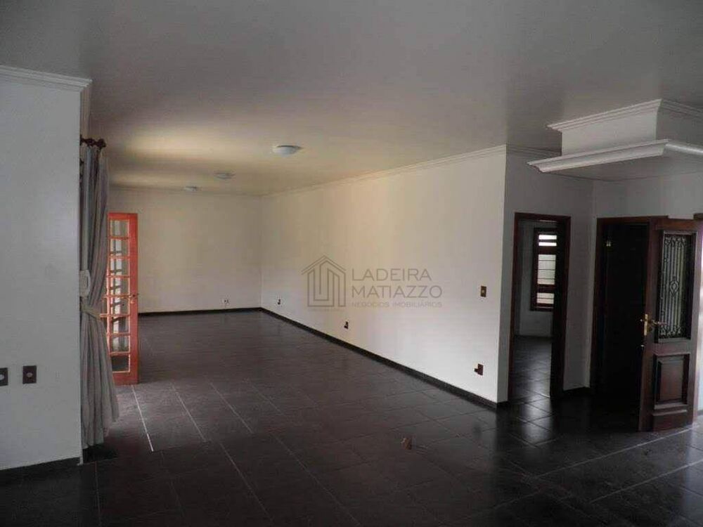 Casa para alugar com 3 quartos, 500M2 - Foto 1