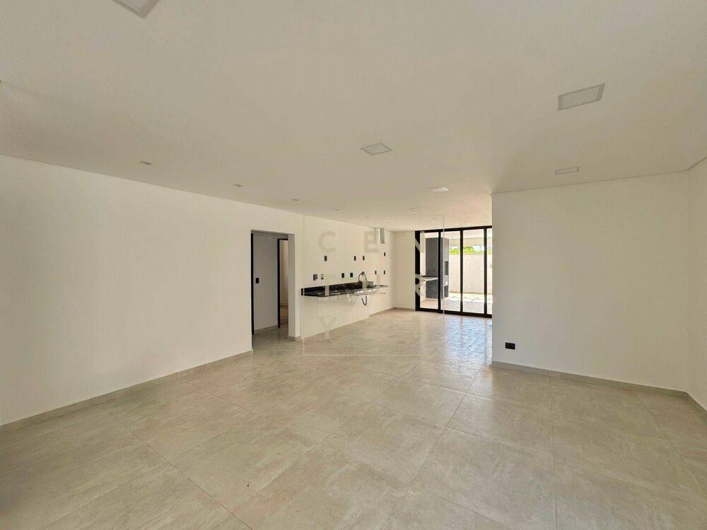 Casa à venda com 3 quartos, 169m² - Foto 1