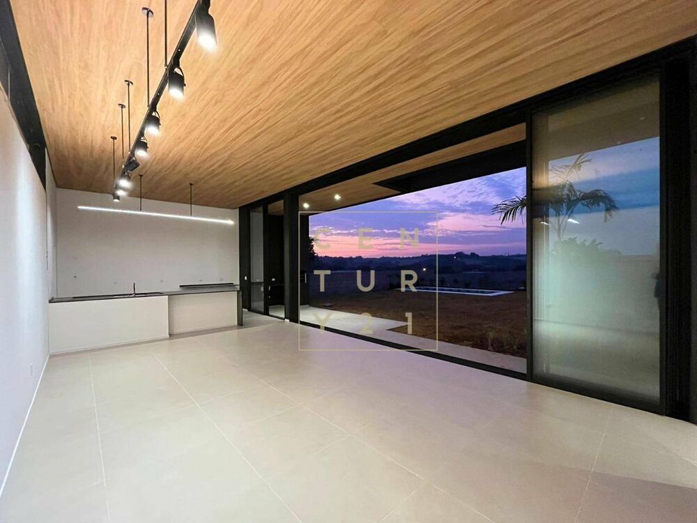 Casa de Condomínio à venda com 3 quartos, 233m² - Foto 1