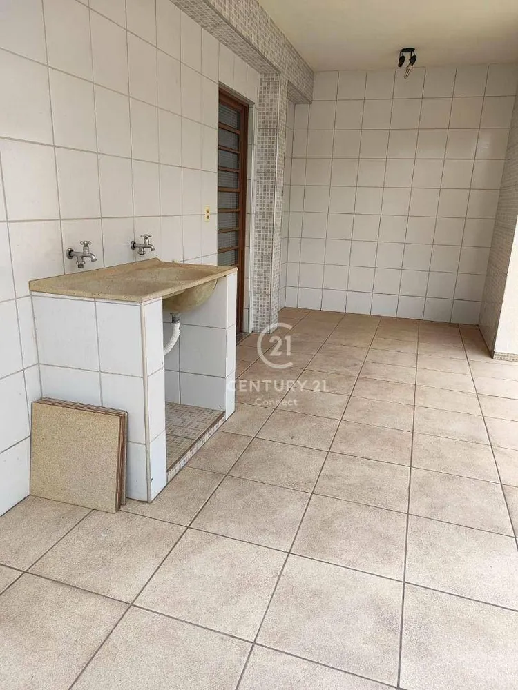 Casa, 3 quartos, 215 m² - Foto 2