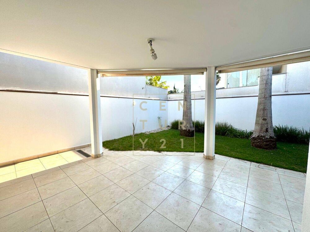 Casa de Condomínio à venda com 3 quartos, 220m² - Foto 4