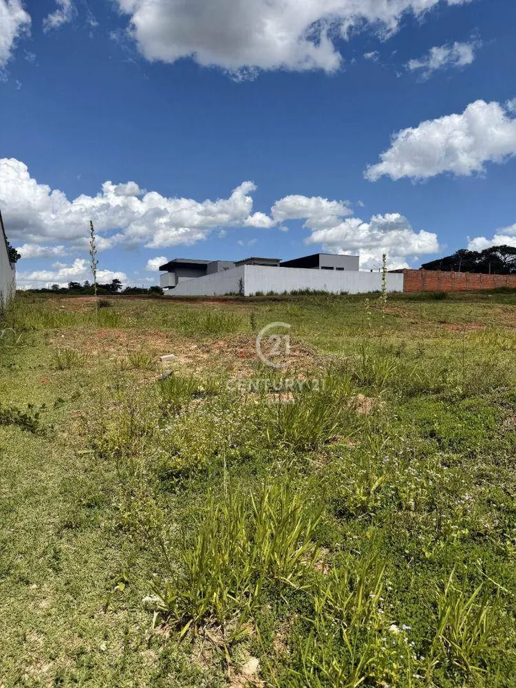 Loteamento e Condomínio, 1000 m² - Foto 1