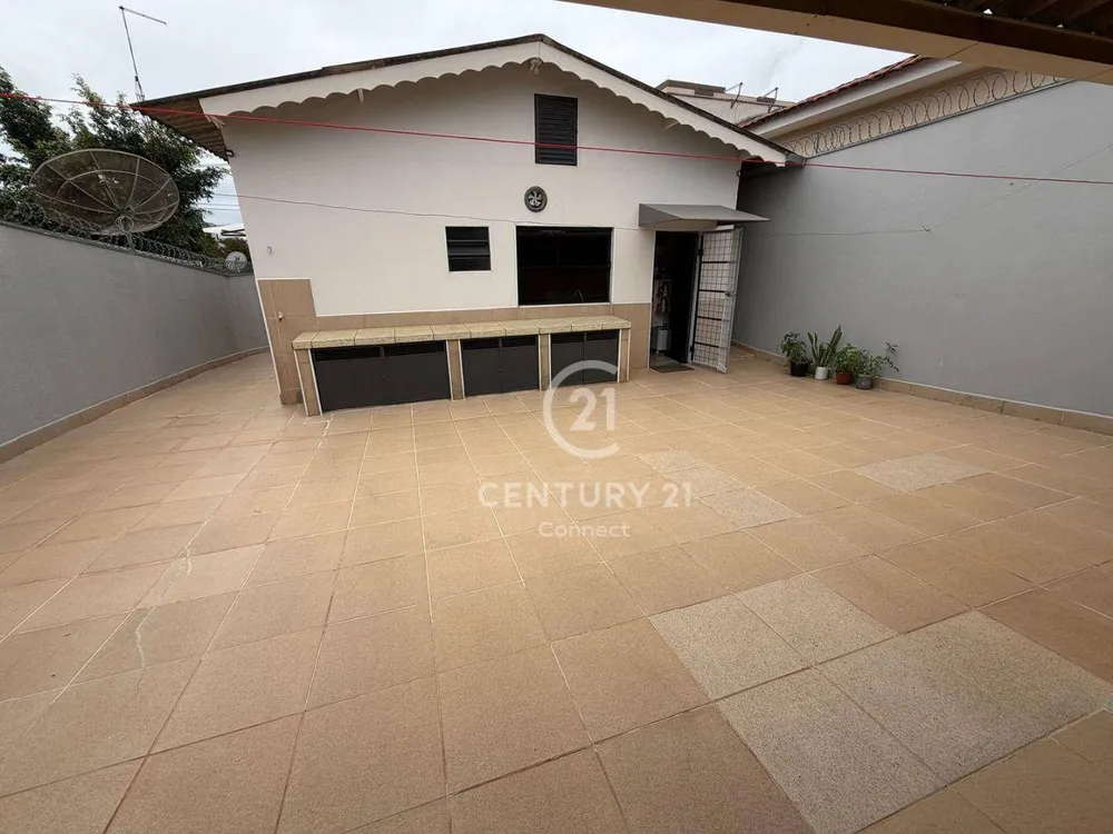 Casa, 3 quartos, 219 m² - Foto 2