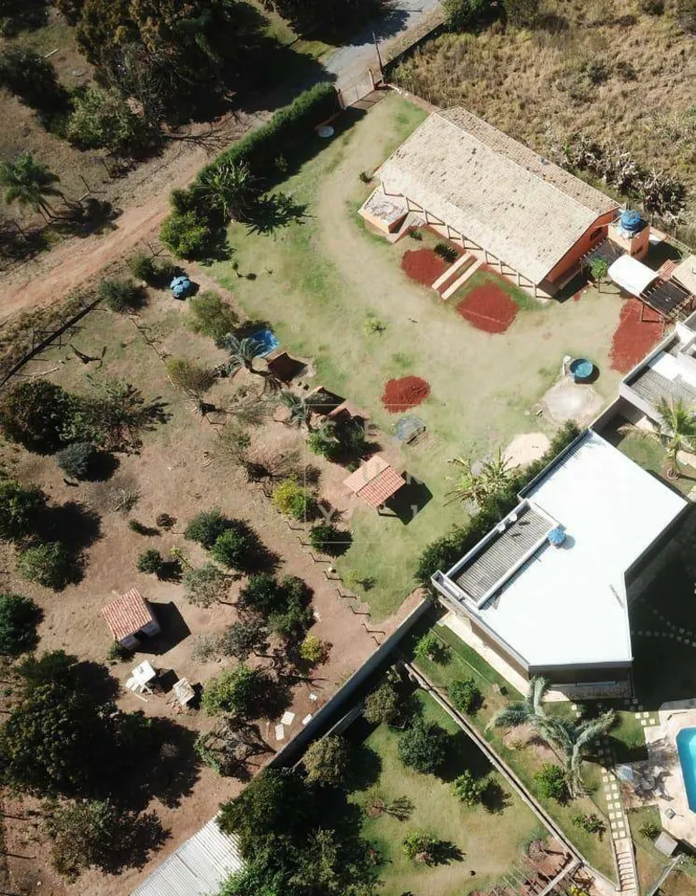 Chácara, 3 quartos, 3285 m² - Foto 2