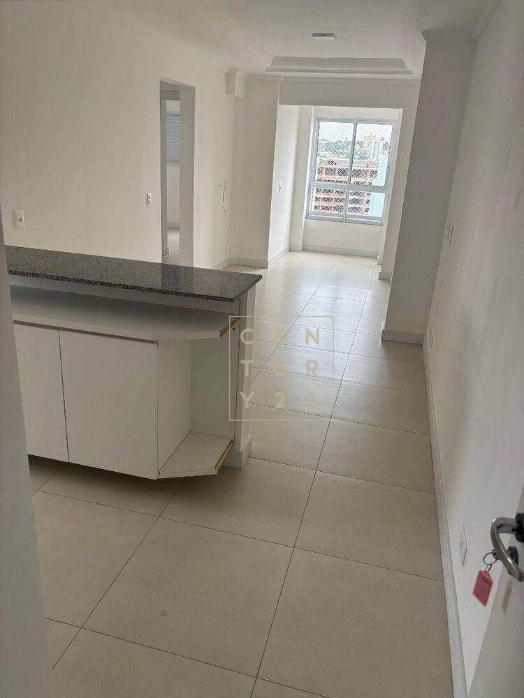 Apartamento para alugar com 2 quartos, 64m² - Foto 2