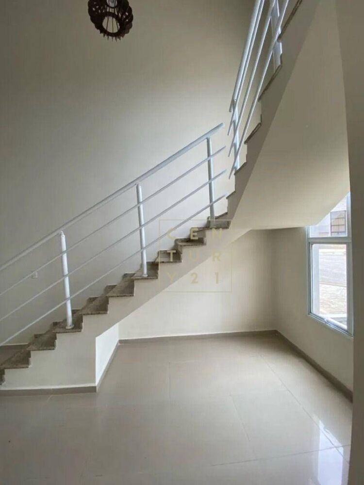 Casa de Condomínio para alugar com 3 quartos, 250m² - Foto 4