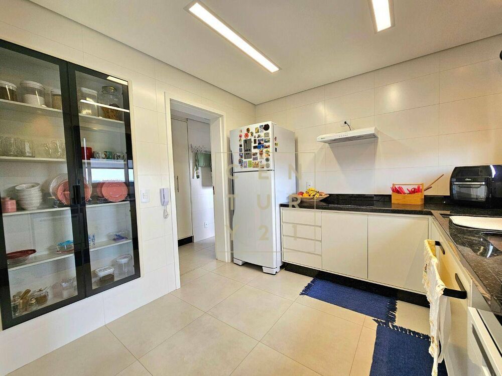 Apartamento à venda com 3 quartos, 116m² - Foto 1