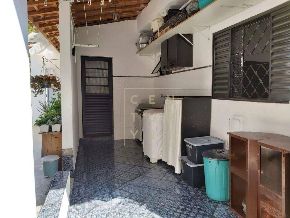 Casa à venda com 3 quartos, 234m² - Foto 4