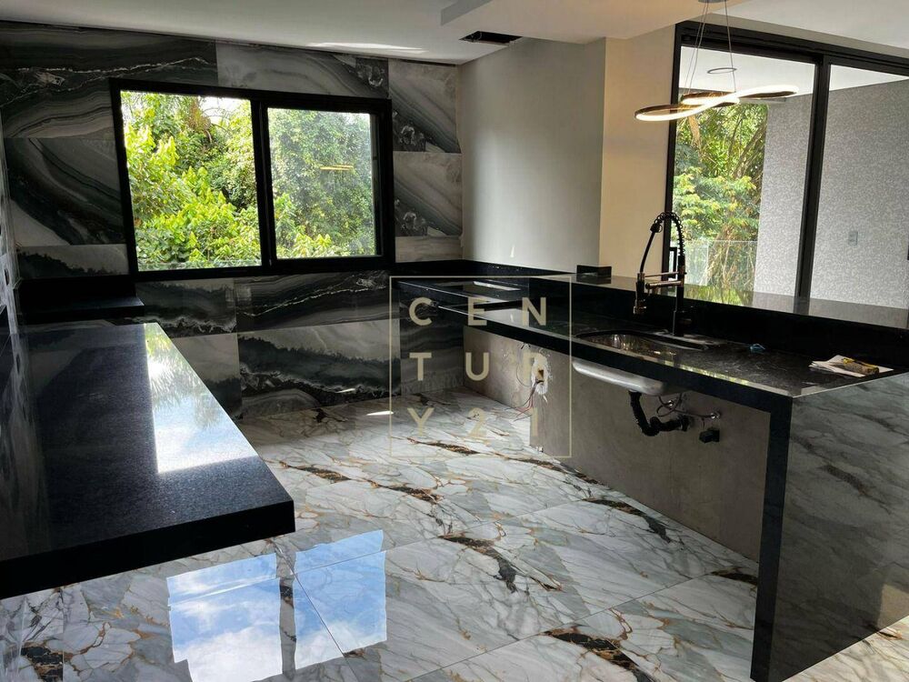 Casa de Condomínio à venda com 3 quartos, 308m² - Foto 1