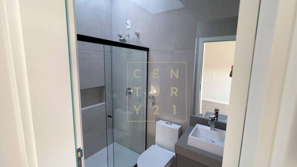Casa de Condomínio à venda com 3 quartos, 294m² - Foto 1