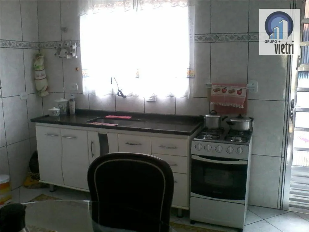 Sobrado, 2 quartos, 3700 m² - Foto 2