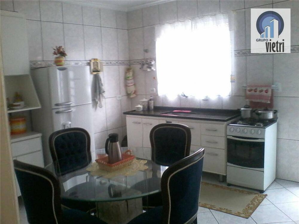 Sobrado à venda com 2 quartos, 3700m² - Foto 1