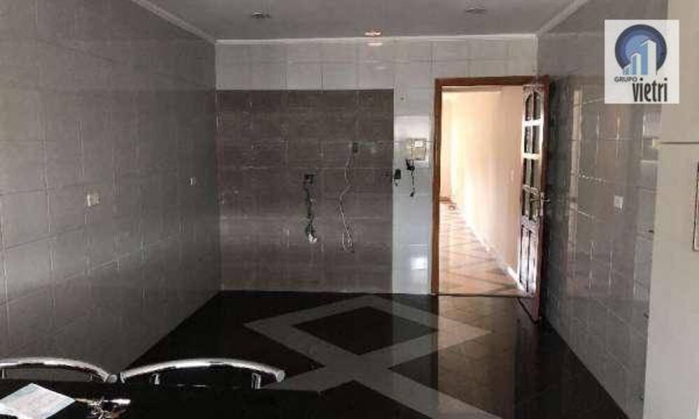 Sobrado à venda com 3 quartos, 300m² - Foto 5