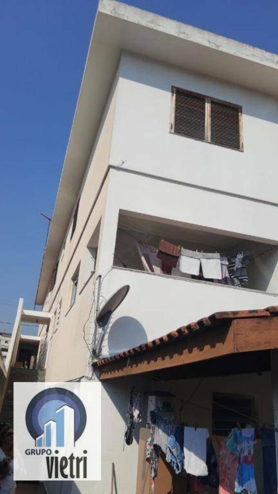 Sobrado à venda com 4 quartos, 210m² - Foto 1
