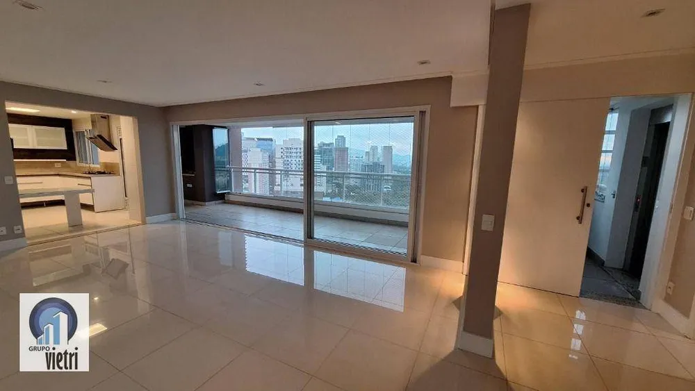 Apartamento, 3 quartos, 200 m² - Foto 1